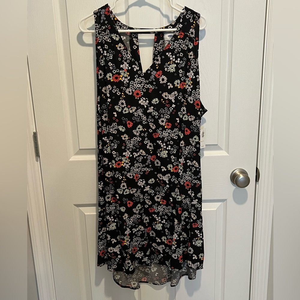 Old Navy Sleeveless V-Neck Shift Plus Size Summer Cutout Dress (Black Floral)